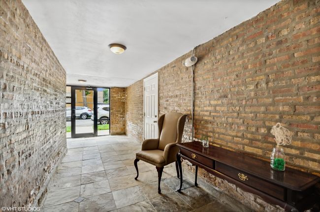 Building lobby | Image 8