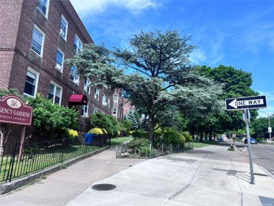 1N - 141-13 Union Turnpike, Home with 1 bedrooms, 1 bathrooms and null parking in Flushing NY | Image 3