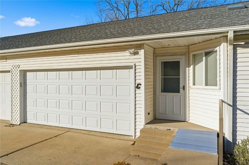 unit-c-396 Teakwood Ln Ne, Cedar Rapids, IA, 52402-1642 | Card Image