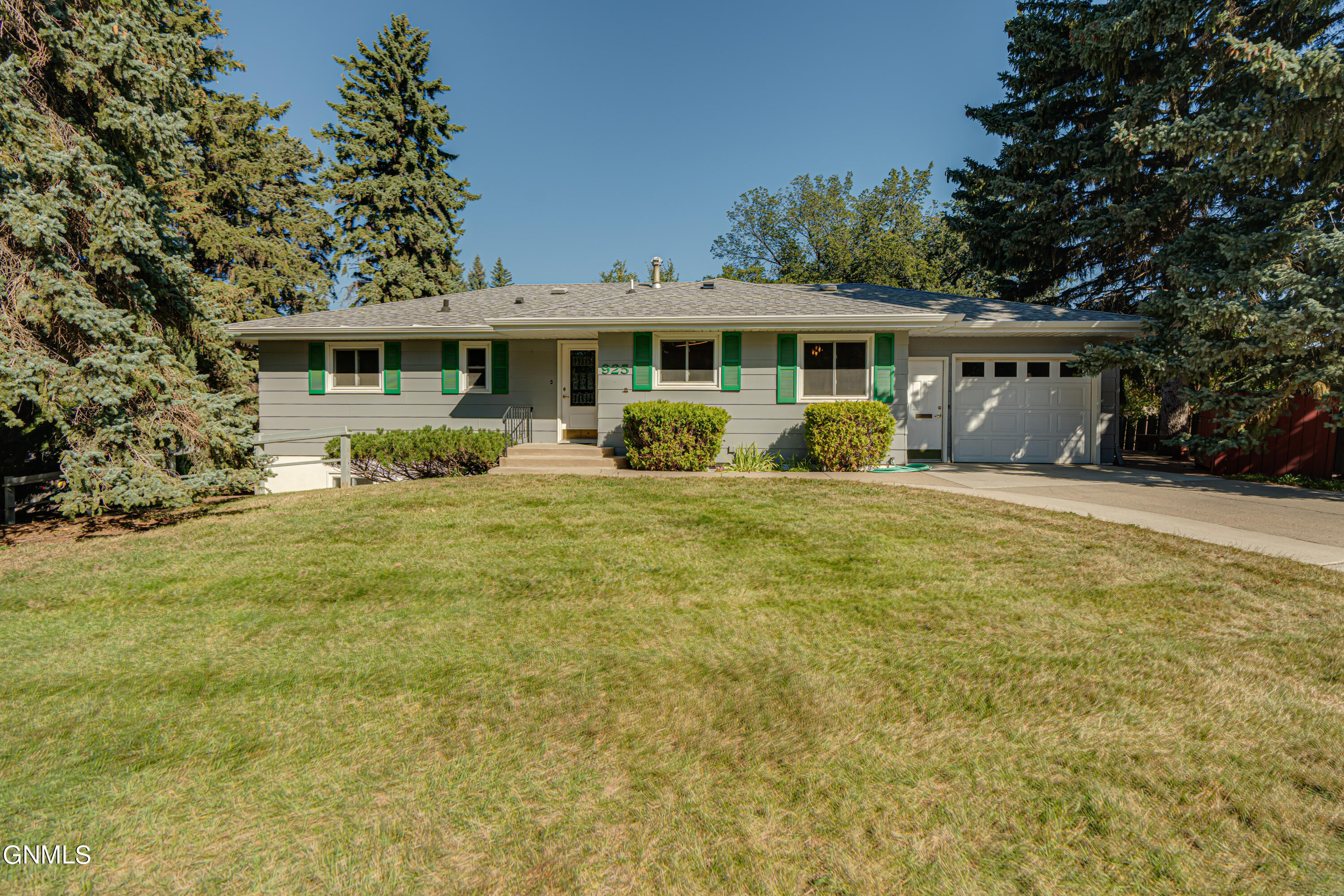 Arthur Dr, Bismarck, ND 58501