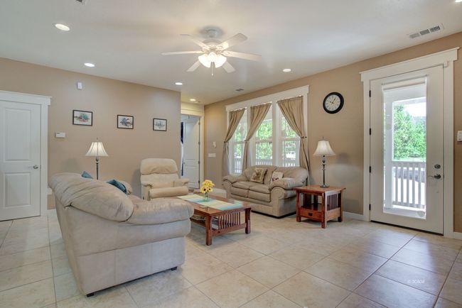 Living Room | Image 7