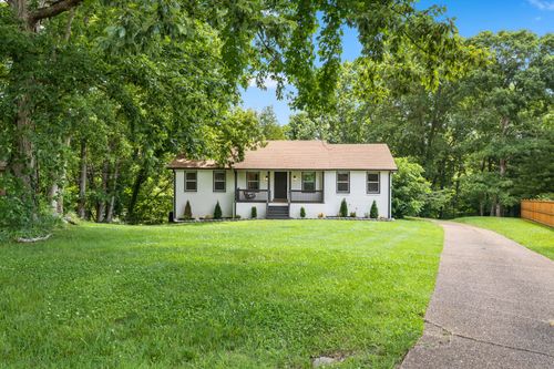 102 Walton Ct, Hendersonville, TN, 37075-9710 | Card Image