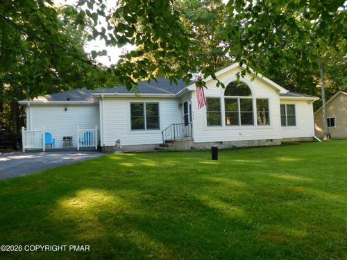 552 W Chipmunk Road, Bushkill, PA, 18324 | Card Image