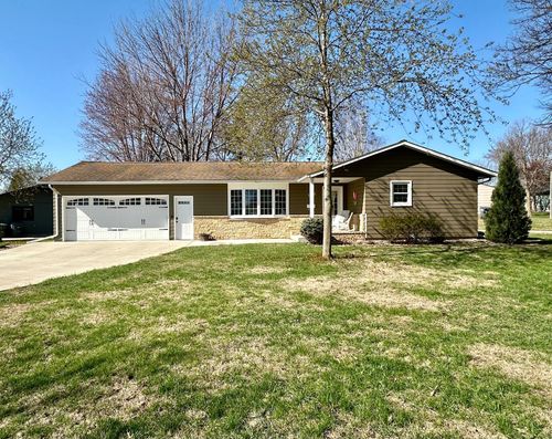 1117 N Cedar St, Luverne, MN, 56156-1136 | Card Image