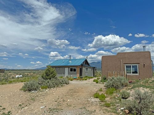 620 Tune Dr, Arroyo Hondo, NM, 87513-8056 | Card Image