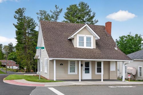 312 Front St, Galax, VA, 24333-4221 | Card Image