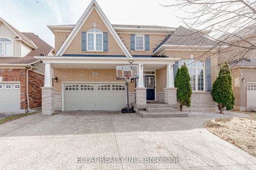 32 Nanaimo Cres, Stoney Creek, ON, L8E0C9 | Card Image