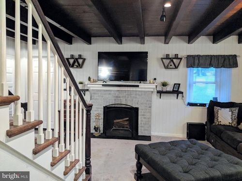 2795 York Rd, Jamison, PA, 18929-1045 | Card Image