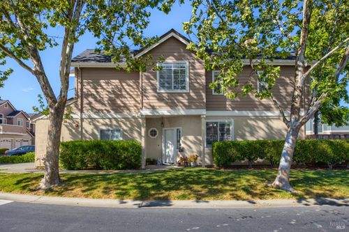 130 Manchester Drive, Fairfield, CA, 94533 | Card Image