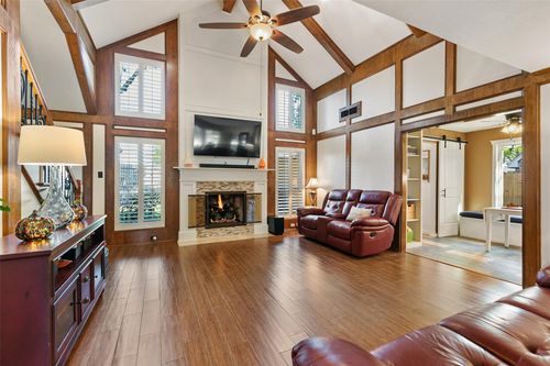 2206 Hickory Lawn Dr, Houston, TX, 77077-6323 | Card Image