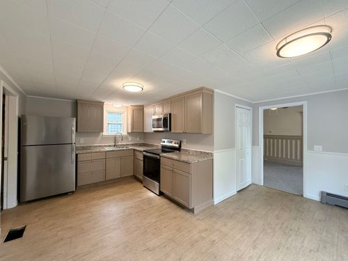 3025 Brown Ave, Manchester, NH, 03103-6909 | Card Image