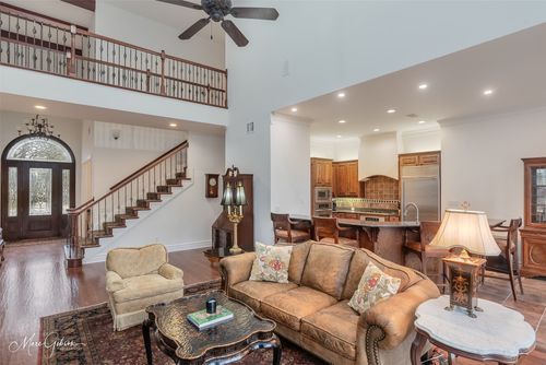 10910 Belle Cour Way, Shreveport, LA, 71106-7706 | Card Image