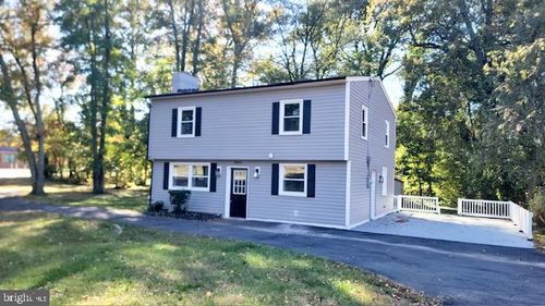 8426 Woodlawn St, ALEXANDRIA, VA, 22309-1718 | Card Image