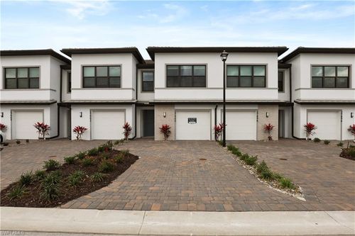 27900 Radiant Ct, BONITA SPRINGS, FL, 34135-3570 | Card Image