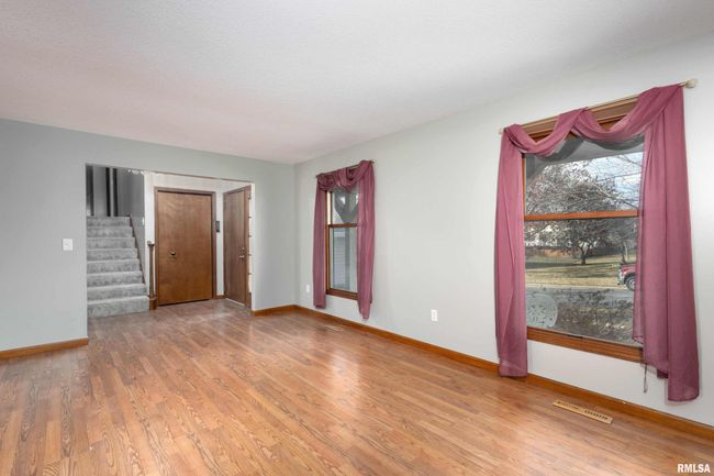 4325 Aspen Hills Cir, House other with 4 bedrooms, 3 bathrooms and null parking in Bettendorf IA | Image 7