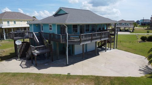 980 S Stingaree Dr, Crystal Beach, TX, 77650-2886 | Card Image
