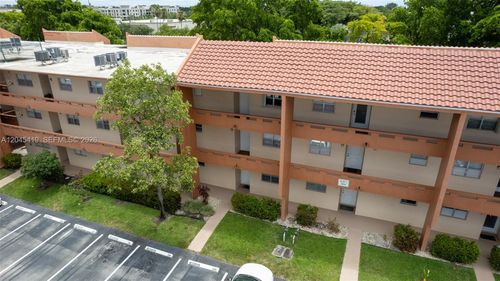 204-8814 W Mcnab Rd, Tamarac, FL, 33321-3670 | Card Image