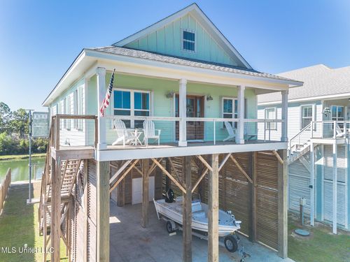 518 Fifth St, Pass Christian, MS, 39571-3202 | Card Image