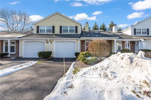 40 Old Stone Ln, Greece, NY, 14615-1533 | Card Image