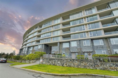 307-5332 Sayward Hill Cres, Saanich, BC, V8Y3H8 | Card Image