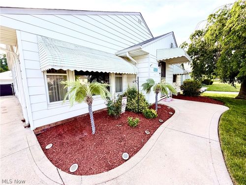 32125 Densmore Rd, Willowick, OH, 44095-3846 | Card Image