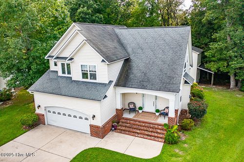 106 Salvo Dr, New Bern, NC, 28562-8389 | Card Image