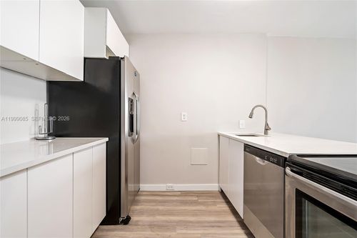 apt-316-701 Three Islands Blvd, Hallandale Beach, FL, 33009-2832 | Card Image