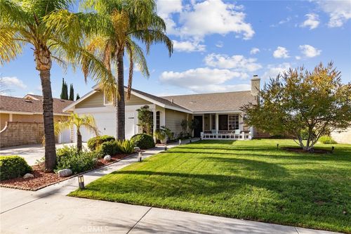 27819 Sumner Ave, Saugus, CA, 91350-1383 | Card Image