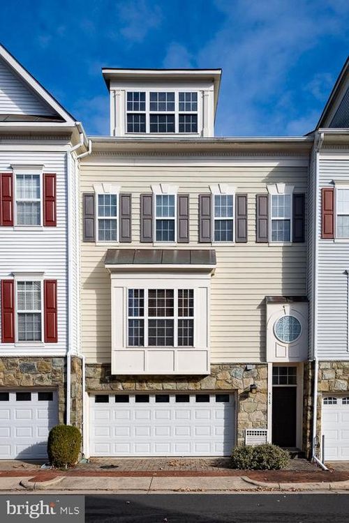 5115 Grimm Dr, ALEXANDRIA, VA, 22304-8632 | Card Image