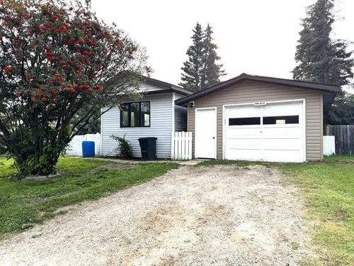 1305 11 St Se, Slave Lake, AB, T0G2A3 | Card Image