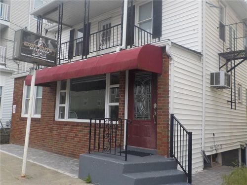 1087 Park Ave, Woonsocket, RI, 02895-6548 | Card Image