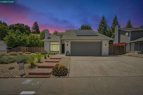887 Oxford Way, Benicia, CA, 94510-3645 | Card Image