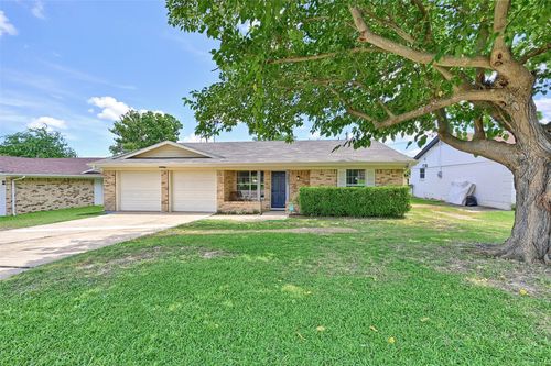 1031 Patricia Dr, Sherman, TX, 75090-8341 | Card Image