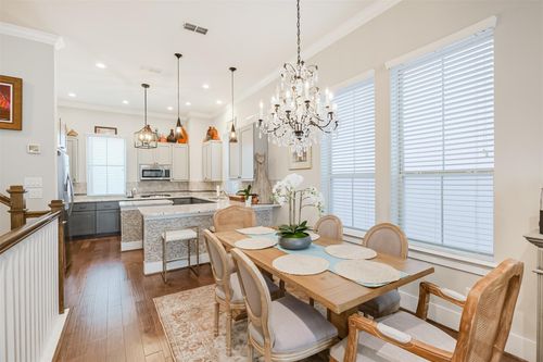 809 Leavenworth Ave, Houston, TX, 77008-4492 | Card Image