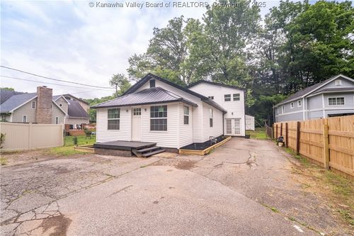 2023 Roxalana Rd, Dunbar, WV, 25064-1814 | Card Image