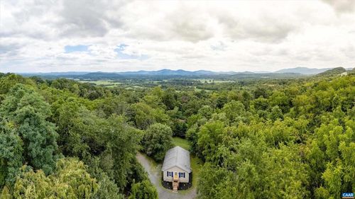 820 Newtown Rd, GREENWOOD, VA, 22943-1501 | Card Image