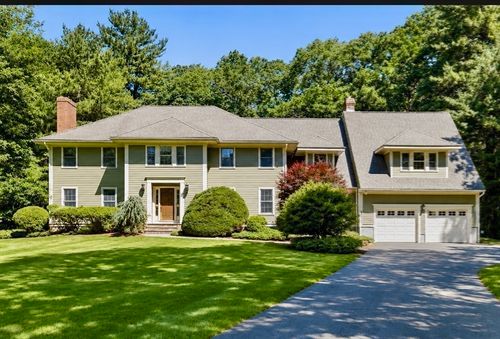 10 Donnelly Dr, Medfield, MA, 02052-1124 | Card Image