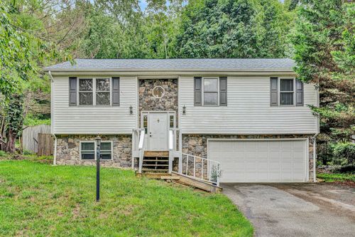 2714 Grandin Rd Sw, Roanoke, VA, 24018 | Card Image