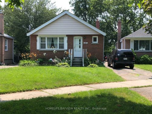 27 Fairfax (Main Floor) Crescent E, Scarborough, ON, M1L1Z6 | Card Image