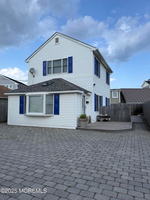 62 Inlet Dr, Point Pleasant Beach, NJ, 08742 | Card Image