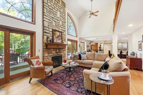 786 Robbins Way, Worthington, OH, 43085-2958 | Card Image