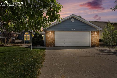 104 High Meadows Dr, Florence, CO, 81226-9452 | Card Image