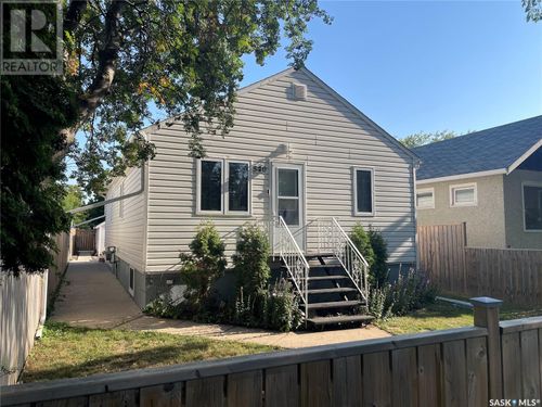 540 10th St E, Prince Albert, SK, S6V0Z6 | Card Image