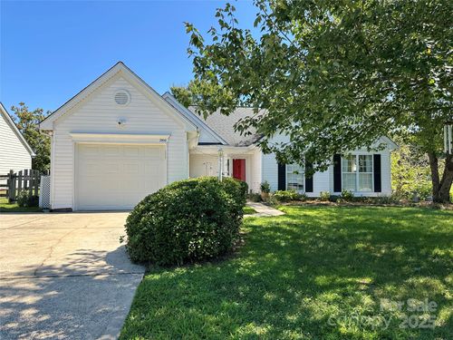 3900 Canterbrook Dr, Charlotte, NC, 28269-8185 | Card Image