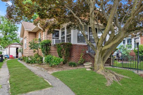 142 223rd St, Laurelton, NY, 11413-3142 | Card Image