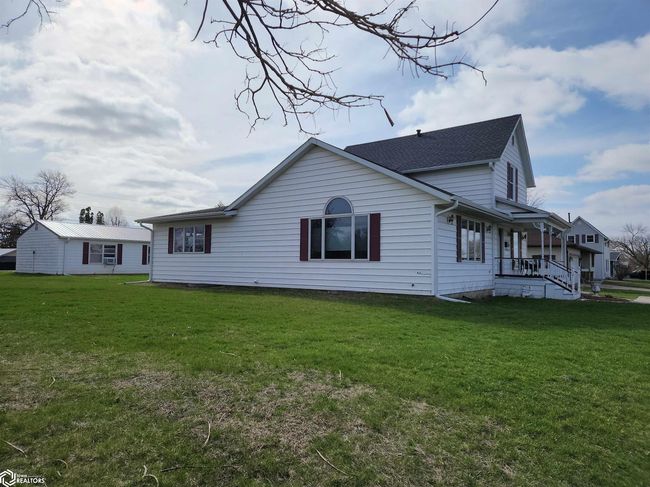 1128 Prince St, House other with 5 bedrooms, 4 bathrooms and null parking in Grinnell IA | Image 4