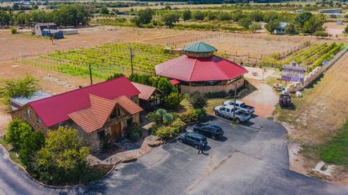 10207 E Us Highway 290, Fredericksburg, TX, 78624-5777 | Card Image
