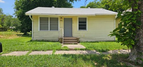 104 Smith St, Hillsboro, TX, 76645-2122 | Card Image