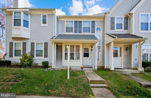 8703 Village Green Ct, ALEXANDRIA, VA, 22309-1528 | Card Image