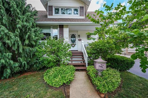 110 Livingston Ave, Grimsby, ON, L3M1L6 | Card Image